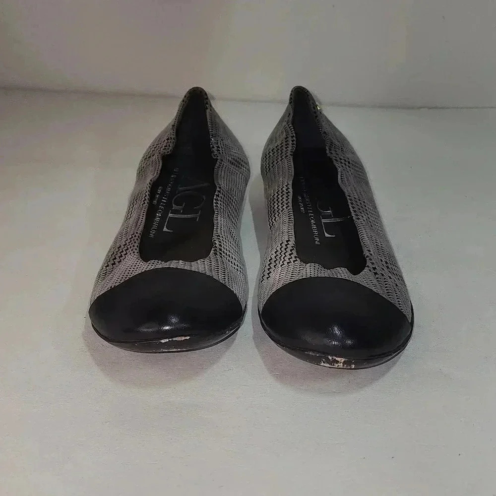 AGL ATTILIO GUISTI LEOMBRUNI 35.5 USED PLAID LEATHER/CAP TOE BALLET FLATS